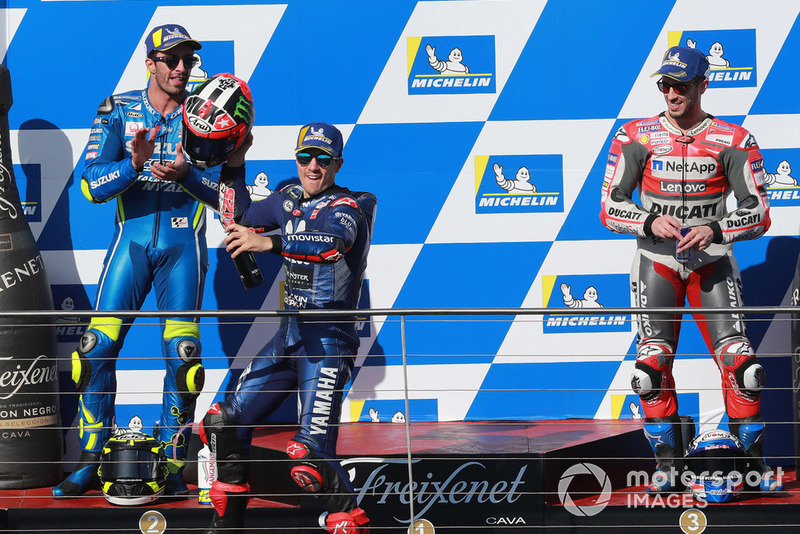 Подіум: друге місце Андреа Янноне, Team Suzuki MotoGP, переможець гонки Маверік Віньялес, Yamaha Factory Racing, третє місце Андреа Довіціозо, Ducati Team