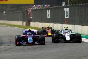 Pierre Gasly, Scuderia Toro Rosso STR13, leads Sergey Sirotkin, Williams FW41, and Max Verstappen, Red Bull Racing RB14
