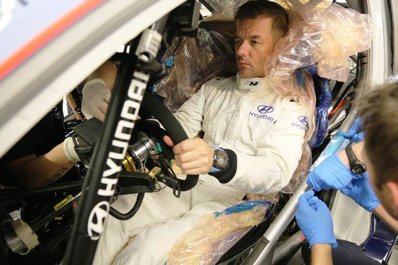 Sébastien Loeb, Hyundai Motorsport. fa il sedile per la i20 Coupé WRC Plus