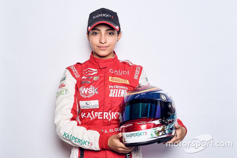 Amna Al Qubaisi (18/VAE)