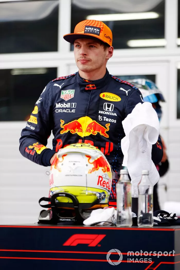 Ganador Max Verstappen, Red Bull Racing, en Parc Ferme