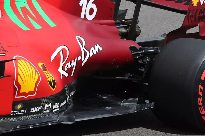 Piso del coche de Charles Leclerc, Ferrari SF21