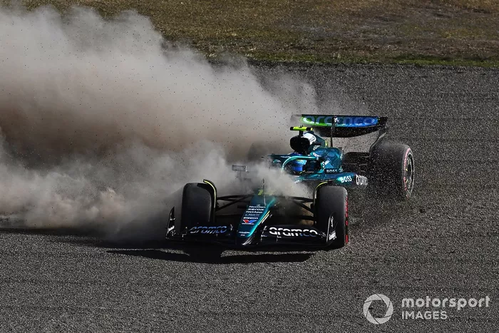 Fernando Alonso, accidente en Aston Martin Racing