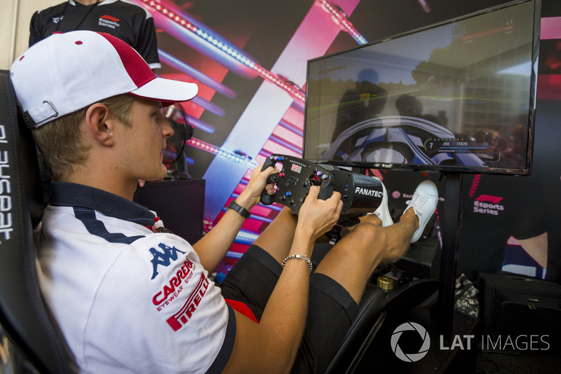 Marcus Ericsson, Sauber on the simulator