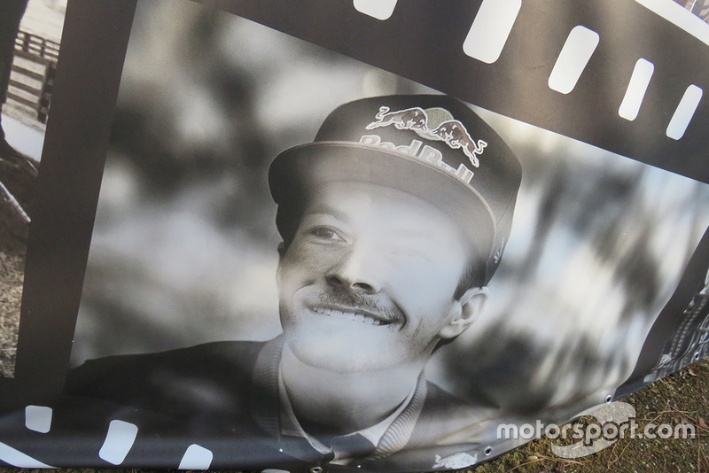 Una visita al monumento conmemorativo de Nicky Hayden en el lugar de su fatal accidente de bicicleta