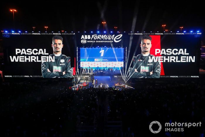 Pascal Wehrlein, Porsche, 1st position, on the podium