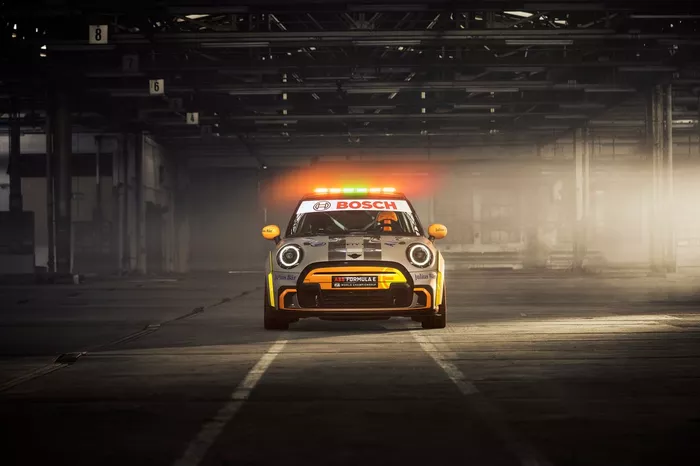 MINI Electric Pacesetter, Safety Car de la FIA Fórmula E 
