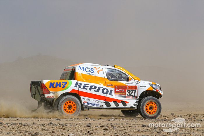#327 Repsol Rally Team Toyota: Pujol Isidre Esteve, Txema Villalobos