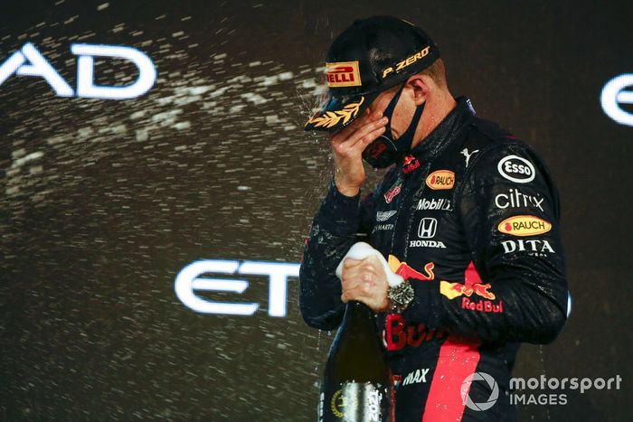 Podio: ganador de la carrera Max Verstappen, Red Bull Racing