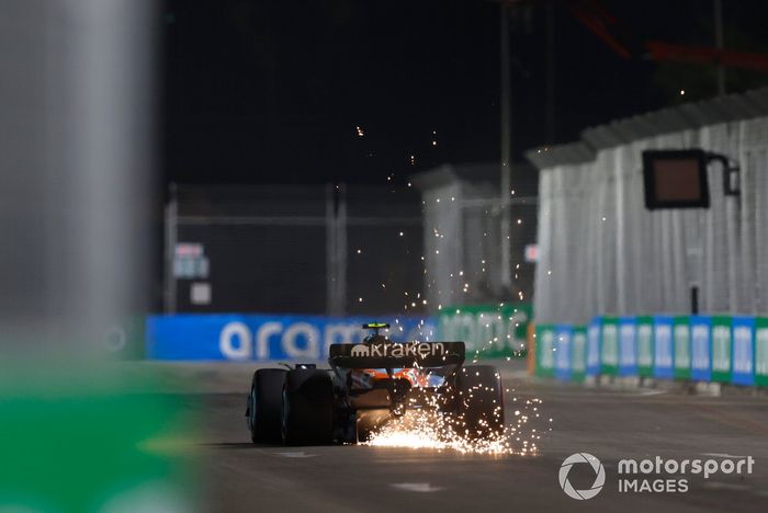 Saltan chispas de Logan Sargeant, Williams FW45