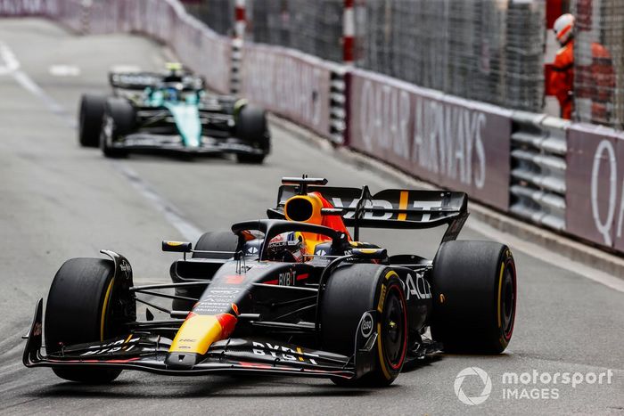 Max Verstappen, Red Bull Racing RB19, Fernando Alonso, Aston Martin AMR23