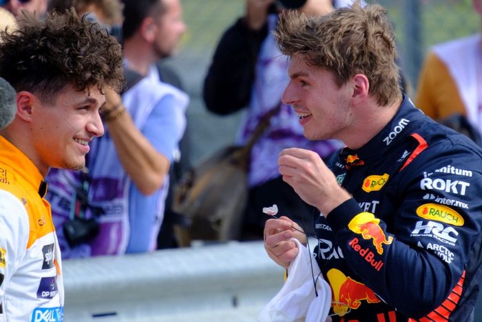 Lando Norris, McLaren,Max Verstappen, Red Bull Racing