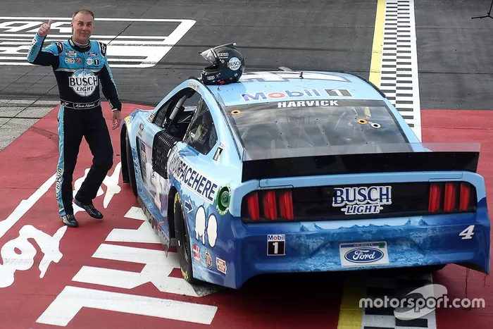 Ganador Kevin Harvick, Stewart-Haas Racing, Ford Mustang