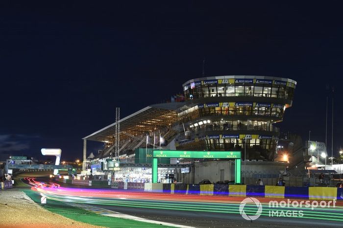 Acciones en la noche