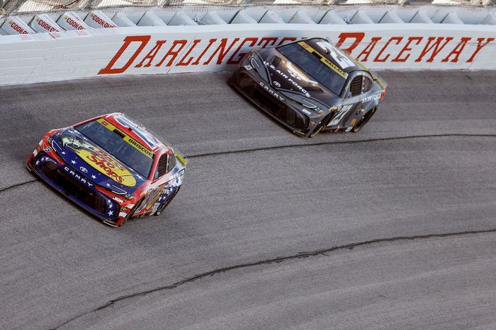 Chase Briscoe, Joe Gibbs Racing Toyota, Bubba Wallace, 23XI Racing Toyota