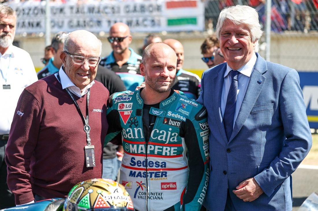 Carmelo Ezpeleta, CEO Dorna Sports, Gabor Talmacsi i prezydent FIM Jorge Viegas 