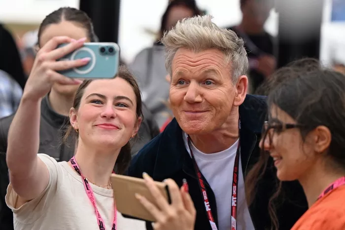Gordon Ramsay meets some fans.