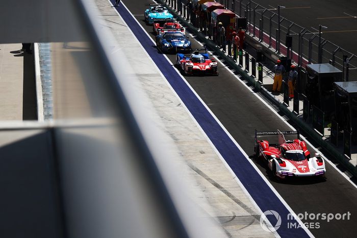 #6 Porsche Penske Motorsport Porsche 963: Kevin Estre, Andre Lotterer, Laurens Vanthoor