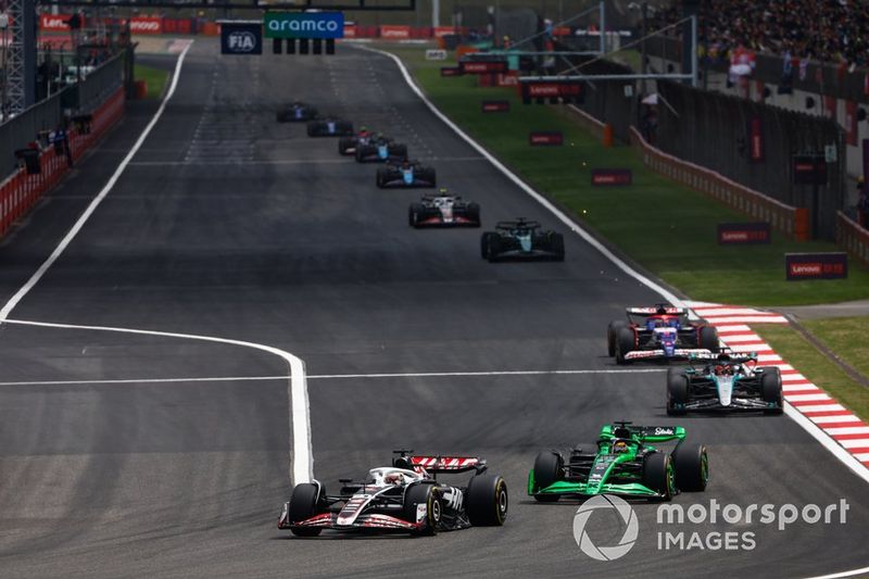 Kevin Magnussen, Haas VF-24, Valtteri Bottas, Kick Sauber C44, George Russell, Mercedes F1 W15, Daniel Ricciardo, RB F1 Team VCARB 01