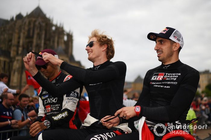 Ryo Hirakawa, Brendon Hartley, Sébastien Buemi, Toyota Gazoo Racing