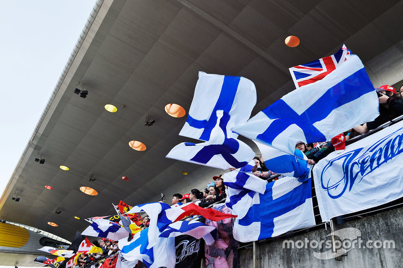 Kimi Raikkonen, Ferrari fans in the grandstand