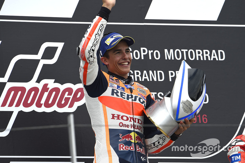 Podio: ganador Marc Márquez, Repsol Honda Team