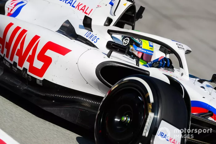 Mick Schumacher, Haas VF-22
