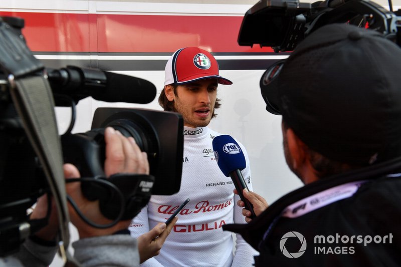 Antonio Giovinazzi, Alfa Romeo Racing met de media