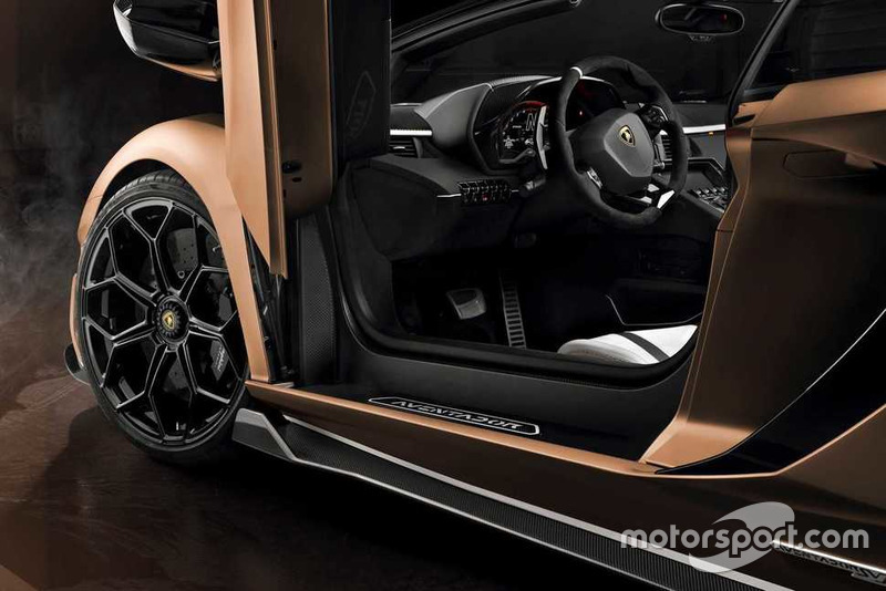 2019 Lamborghini Aventador SVJ Roadster
