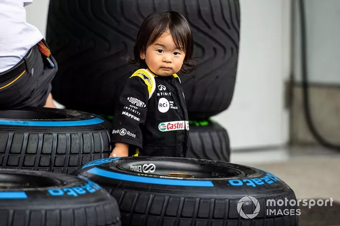 Un joven fan japonés