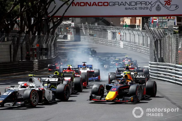 Ralph Boschung, Campos Racing e Juri Vips, Hitech Grand Prix alla partenza della gara