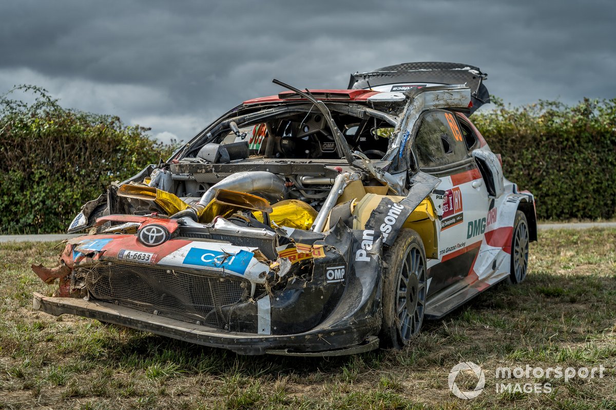 Kalle Rovanpera, Jonne Halttunen, Toyota Gazoo Racing WRT Toyota GR Yaris Rally1 after the crash