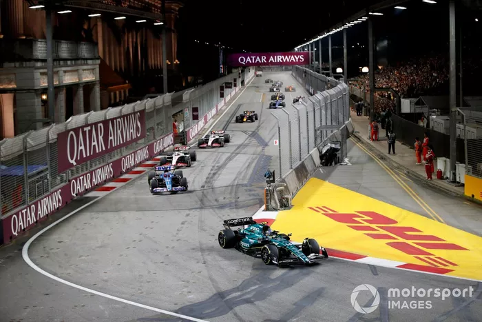 Fernando Alonso, Aston Martin AMR23, Esteban Ocon, Alpine A523, Kevin Magnussen, Haas VF-23, Nico Hulkenberg, Haas VF-23