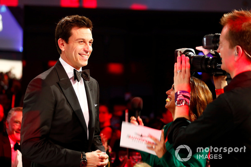 Toto Wolff con Louise Beckett