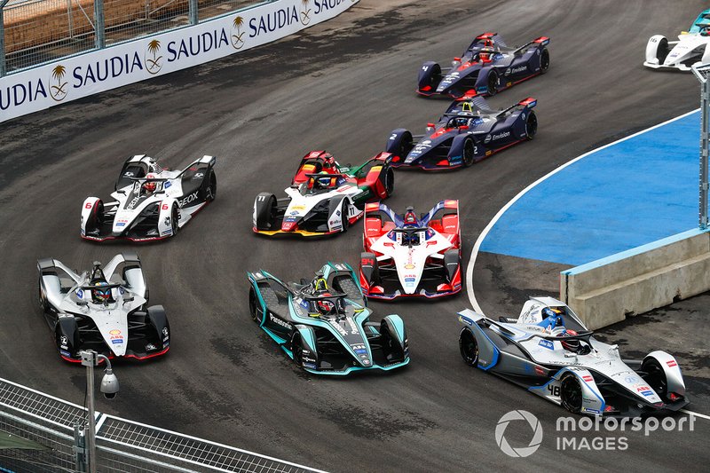 Edoardo Mortara, Venturi Formula E, Venturi VFE05 Nelson Piquet Jr., Panasonic Jaguar Racing, Jaguar I-Type 3, Oliver Rowland, Nissan e.Dams, Nissan IMO1 at the start