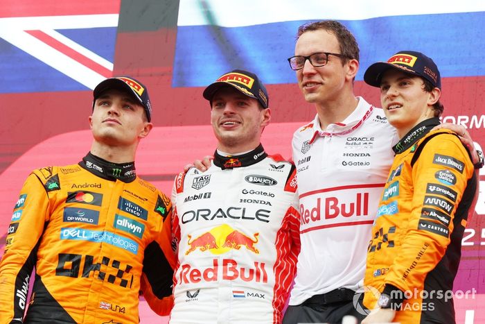 Lando Norris, McLaren, Oscar Piastri, McLaren, Max Verstappen, Red Bull Racing
