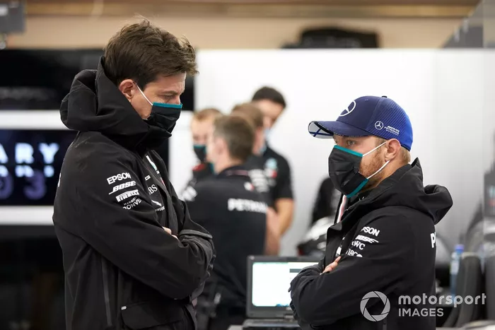 Toto Wolff, Director Ejecutivo, Mercedes AMG y Valtteri Bottas, Mercedes-AMG Petronas F1 