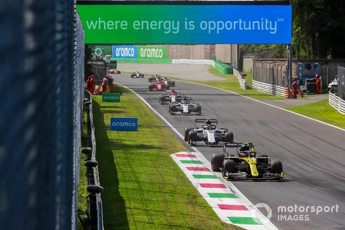 Esteban Ocon, Renault F1 Team R.S.20, Pierre Gasly, AlphaTauri AT01, Daniil Kvyat, AlphaTauri AT01, Kimi Raikkonen, Alfa Romeo Racing C39