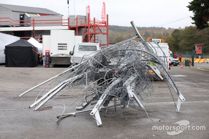La valla después del accidente en el Super Trofeo Race