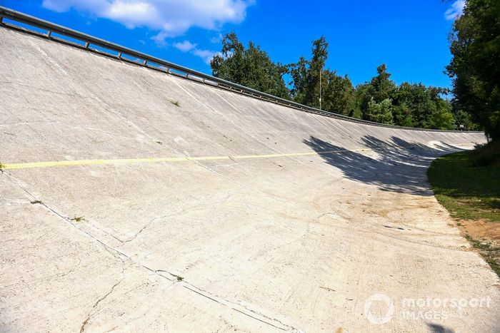 El antiguo banco de Monza