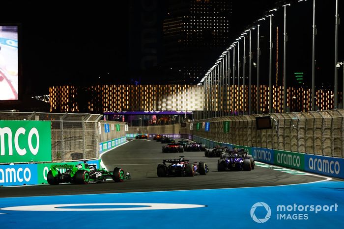 Daniel Ricciardo, RB F1 Team VCARB 01, Esteban Ocon, Alpine A524, Valtteri Bottas, Stake F1 Team Kick Sauber C44