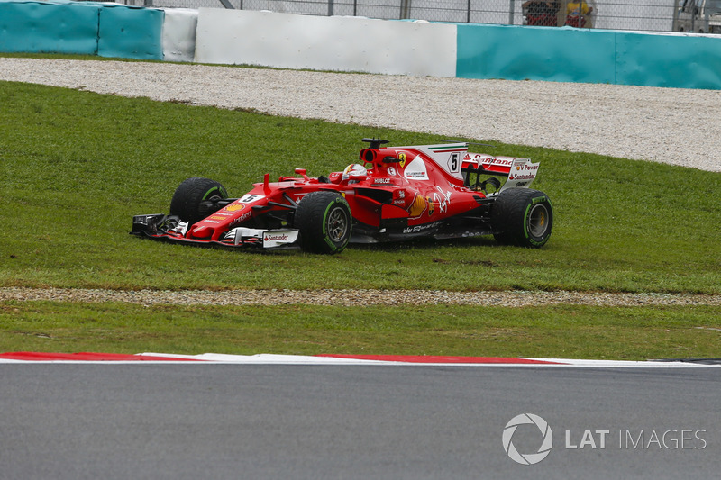 Себастьян Феттель, Ferrari SF70H, помиляється