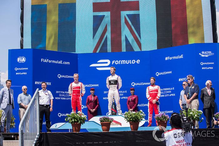 Podio: ganador Sam Bird, DS Virgin Racing, segundo lugar Felix Rosenqvist, Mahindra Racing,y tercer lugar Nick Heidfeld, Mahindra Racing
