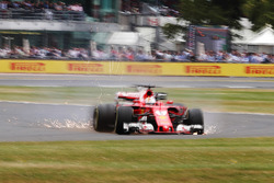 Себастьян Феттель, Ferrari SF70H, прокол