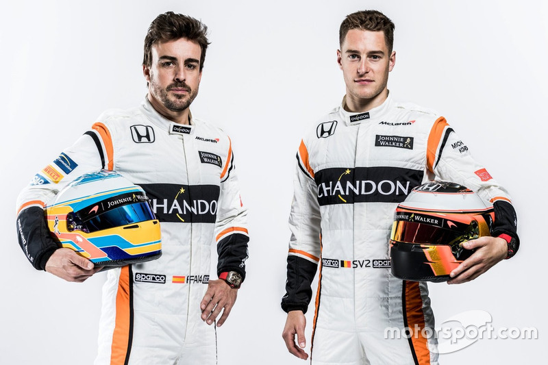 Гонщики McLaren Фернандо Алонсо и Стоффель Вандорн