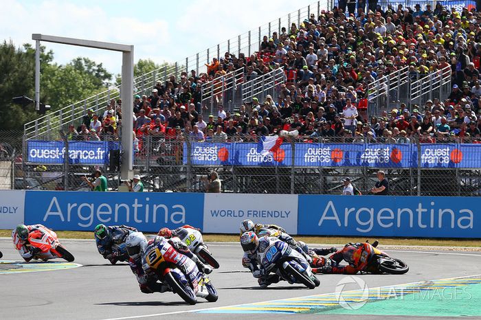 Accidente de Niccolo Antonelli, Red Bull KTM Ajo