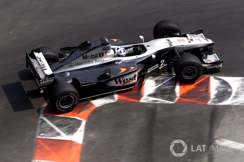 16. El McLaren MP4/15 de F1