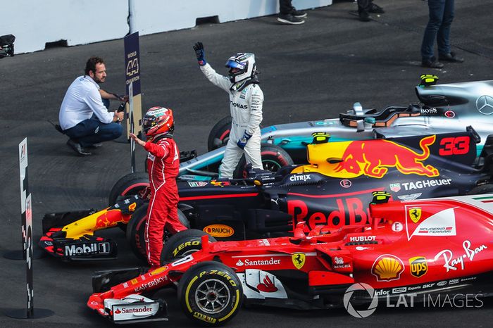 Segundo, Valtteri Bottas, Mercedes AMG F1, tercero, Kimi Raikkonen, Ferrari