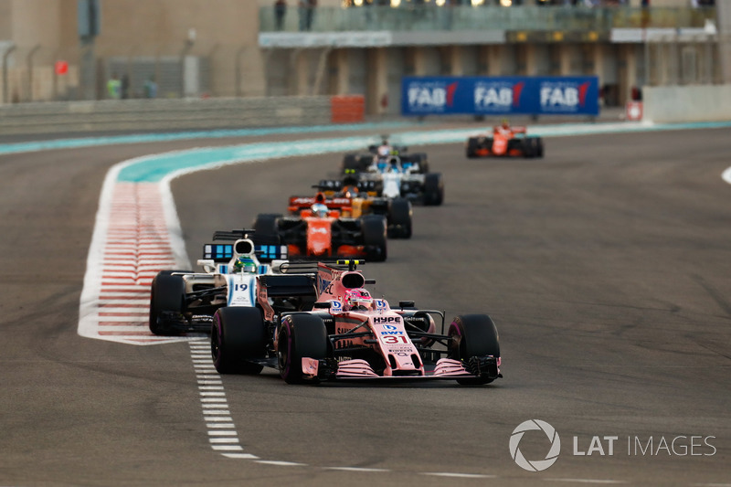 Esteban Ocon, Sahara Force India F1 VJM10, Felipe Massa, Williams FW40, Fernando Alonso, McLaren MCL32, Carlos Sainz Jr., Renault Sport F1 Team RS17
