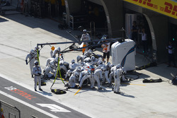 Lance Stroll, Williams FW41 Mercedes, in the pits